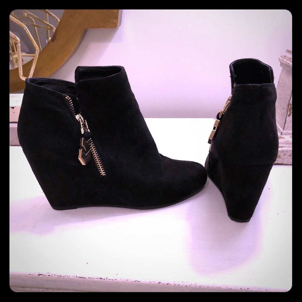 BCBGeneration black wedge booties